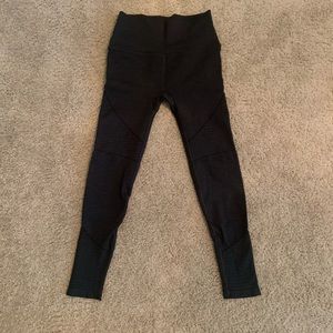 Alphalete Revival R6 leggings in black